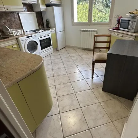 Pensionat Agreable Dortoir En Bord De Jardin Lit 4 *